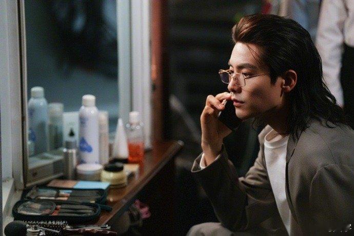 马天宇正面回应花瓶印象 不喜欢马天宇的一定要看《三人行》，因为他在剧中被电；喜欢