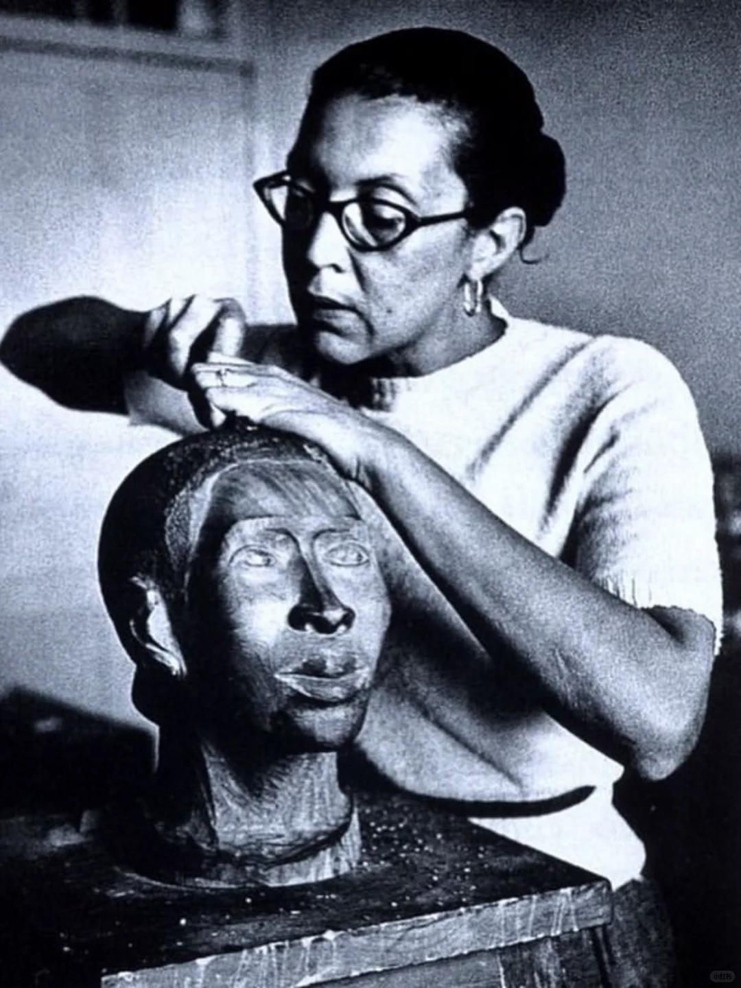 艺术家分享丨Elizabeth Catlett💫
