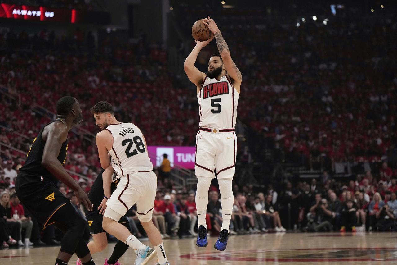 名记：因范弗里特伤势火箭计划申请伤病特例 金额可达1250万美元

10月28日