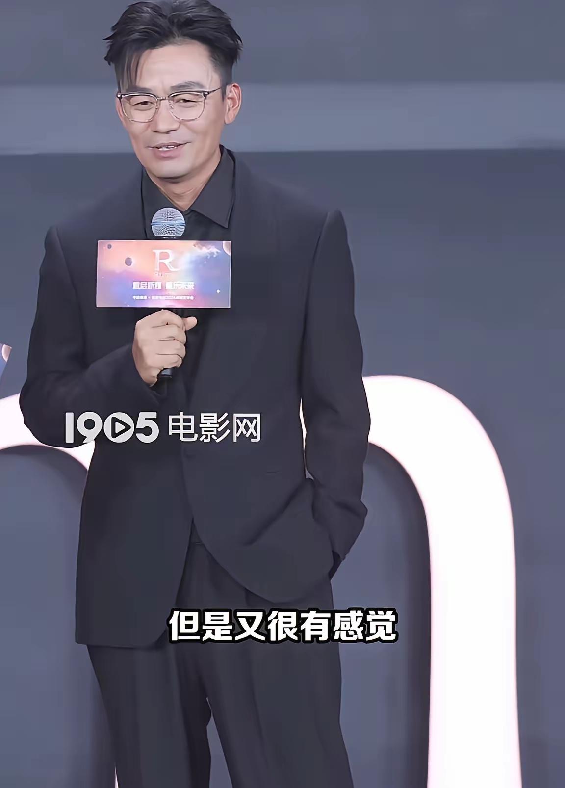 经过岁月的沉淀，王宝强真的是越来越帅了，我都觉得他比那些小鲜肉耐看，男人味十足！