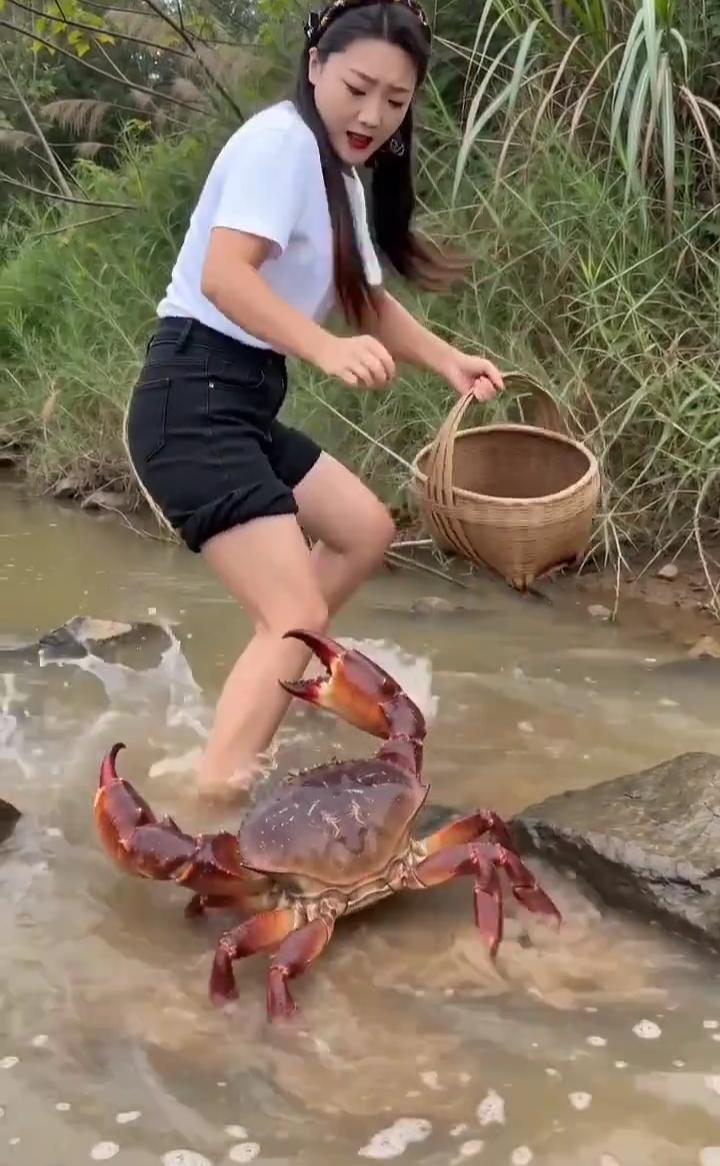 看你还夹不夹，我今晚就吃你了。