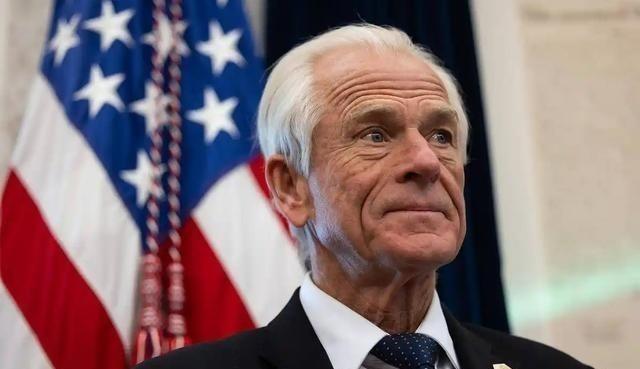 美国正在从世界级领袖变成一个流氓国家，而促成这一切的罪魁祸首就是纳瓦罗！现在美国