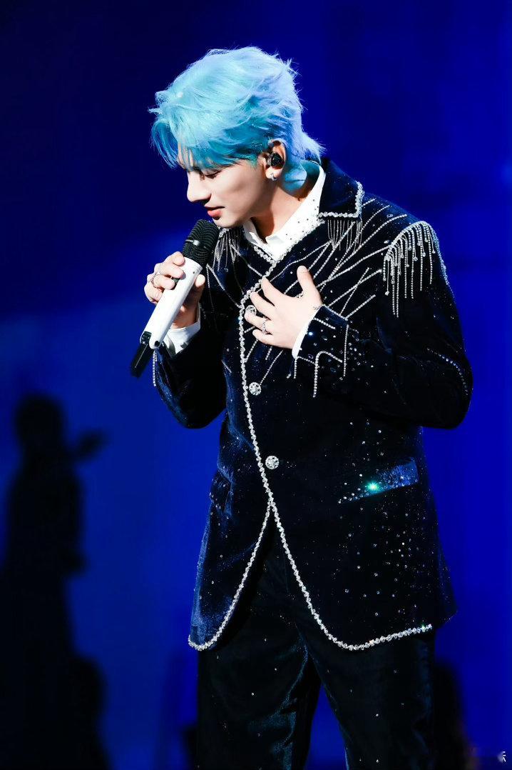 海来阿木告别成都演唱会、海来阿木晒照告别成都演唱会围观下啦，海来阿木告别成都演唱