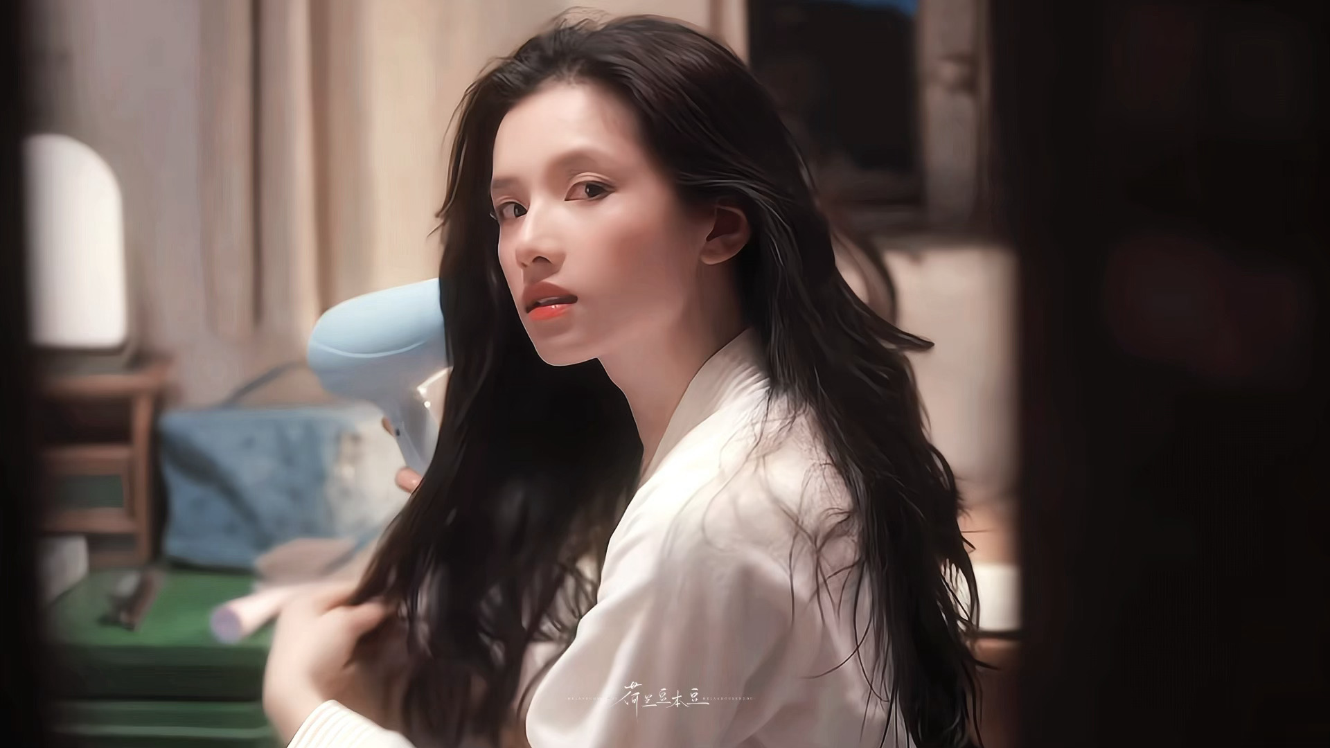 仪仪简直长卷发女神 