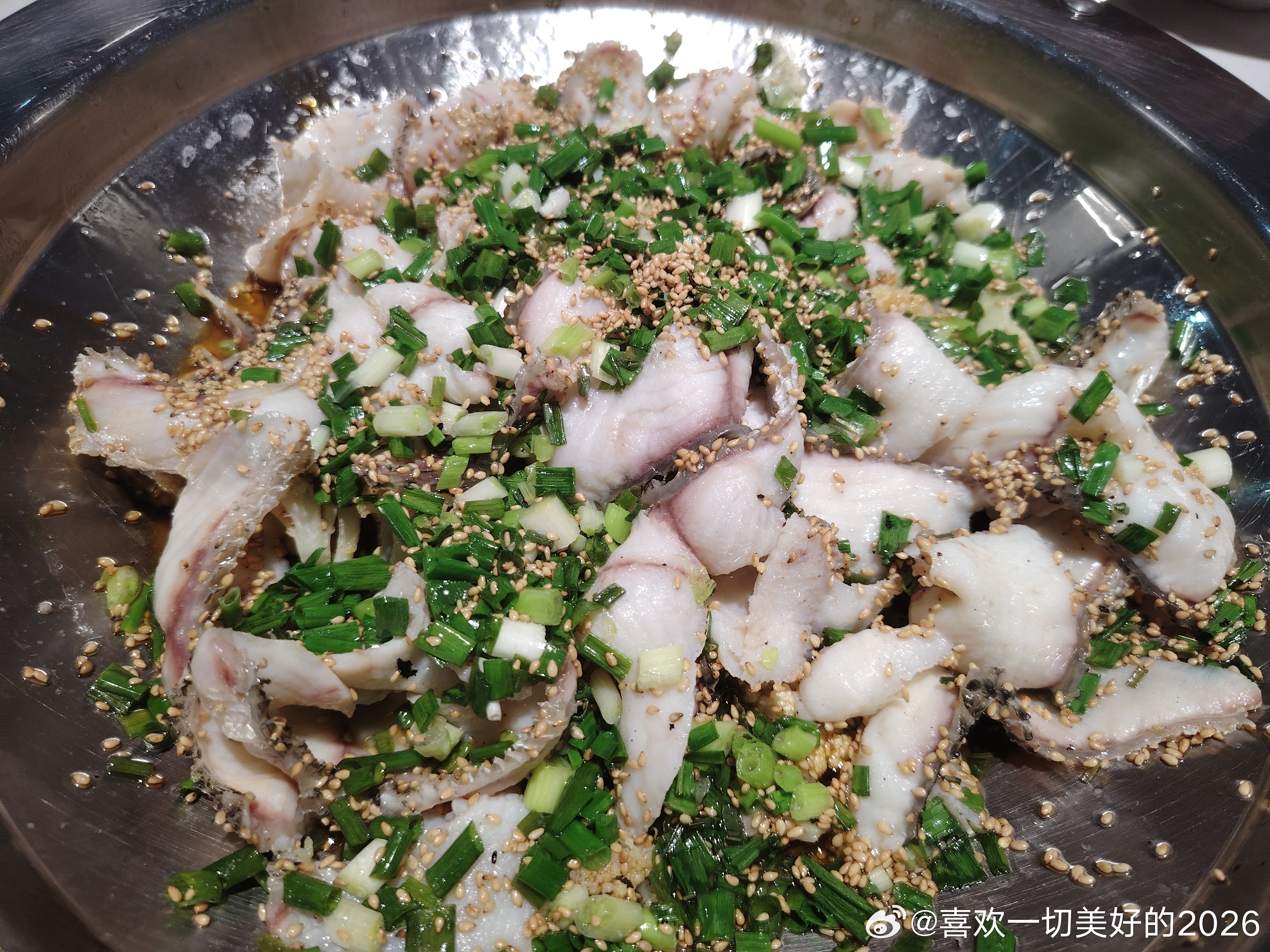 我不爱过节，我是个极度没有仪式感的人，想着今天外面肯定人多，我就在家刷贾樟柯的电
