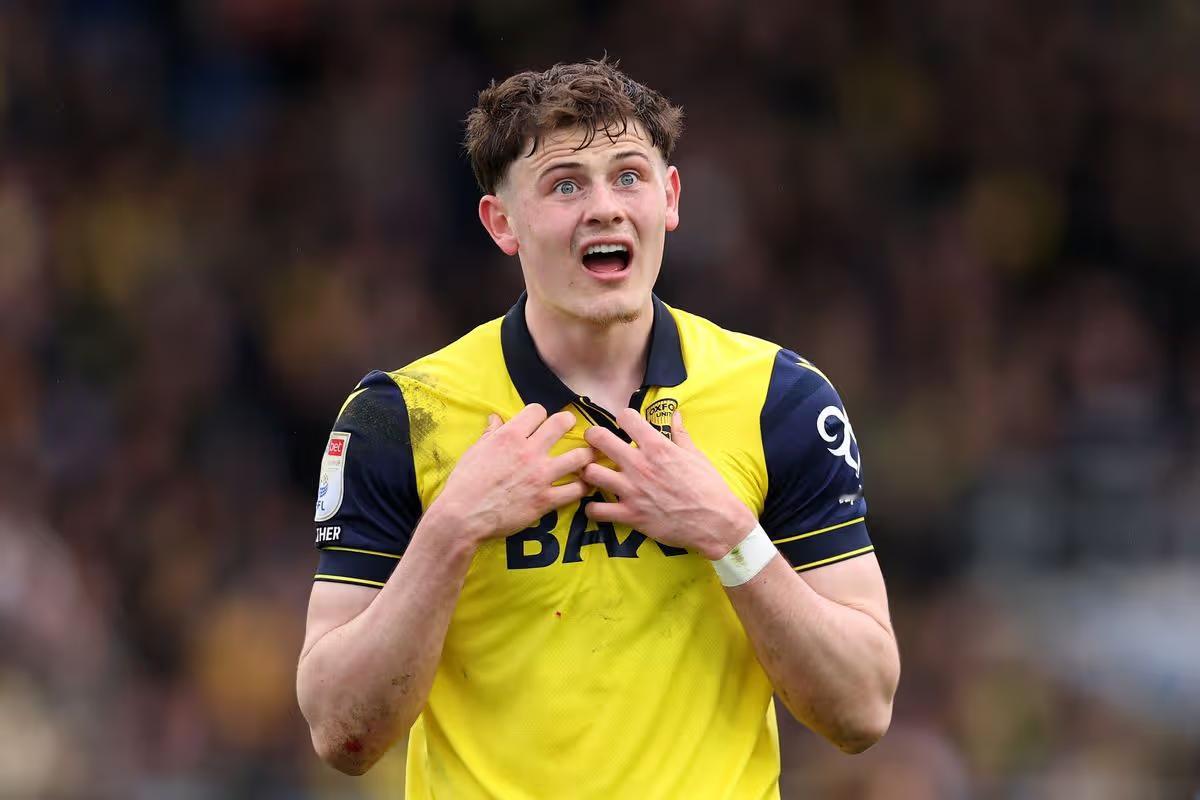 跟队记者Alasdair Gold，英超联赛确认：租借球员无法在转会窗口开启前召