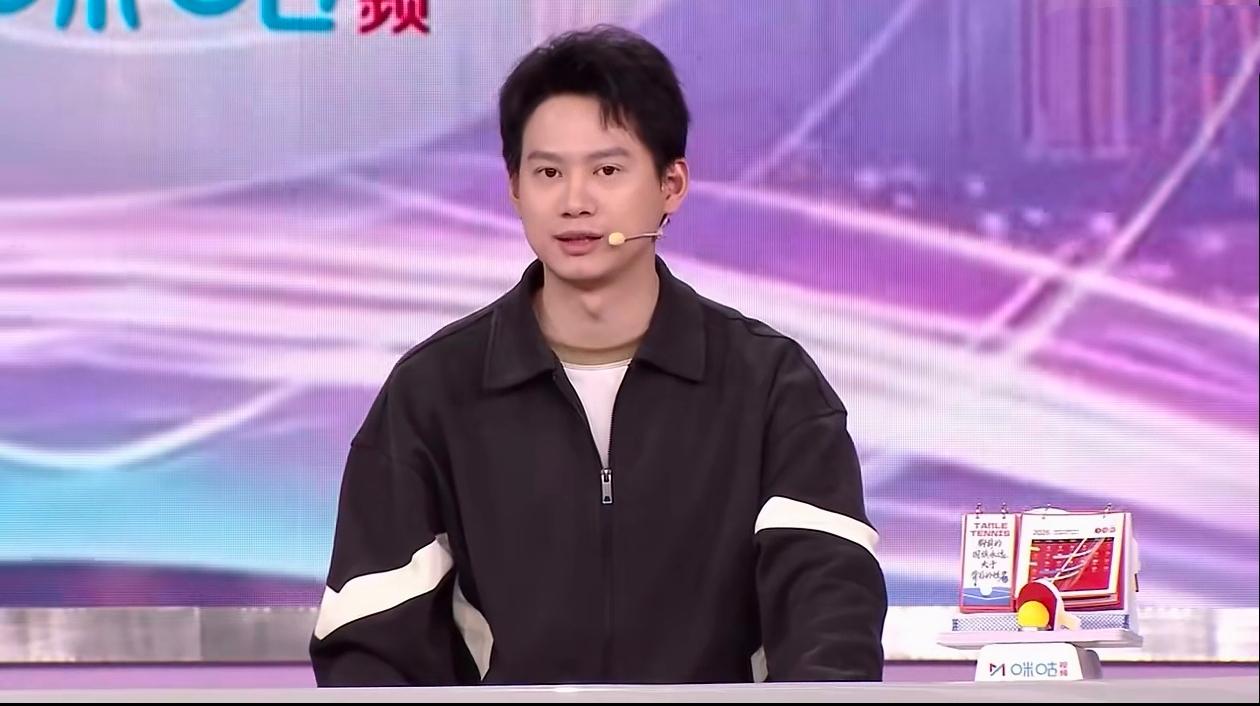 周雨谈向鹏！
     周雨总结这次向鹏惨败张本智和的原因说到，虽然近两年向鹏的