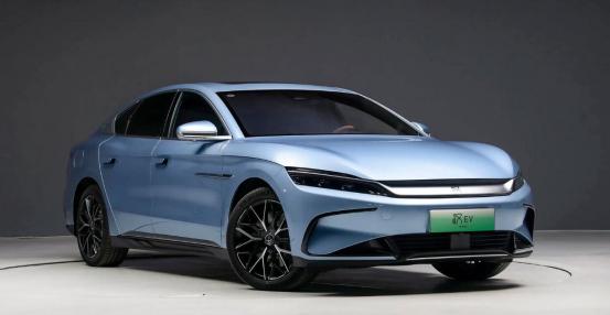 2025款EV 605KM两驱尊贵型，此款车是2024年9月份上市的，销售当时告