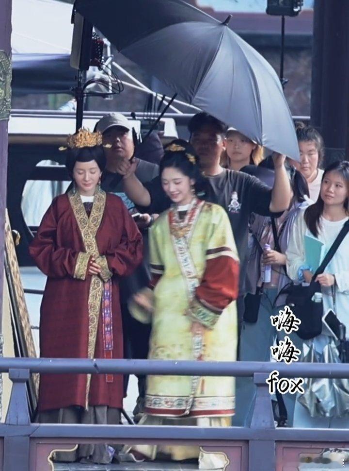 杨幂杨幂粉丝拍杨幂原声杨幂转身听取萌声一片 谁敢听杨幂粉丝原声，梦女病犯了，一转