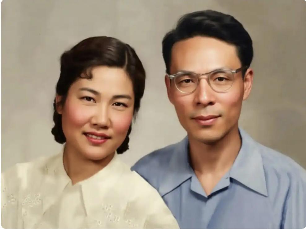 ，新中国评选出“二十二大电影明星”，这是22 大电影明星之一的张瑞芳与丈夫严励合