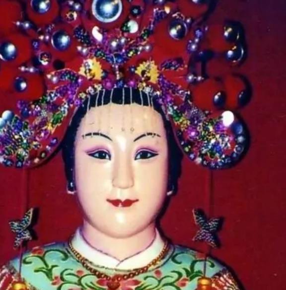 “岭南圣母”冼夫人：不穿铠甲的女战神，没握权杖的真女王！隋文帝见她都要起身相迎？
