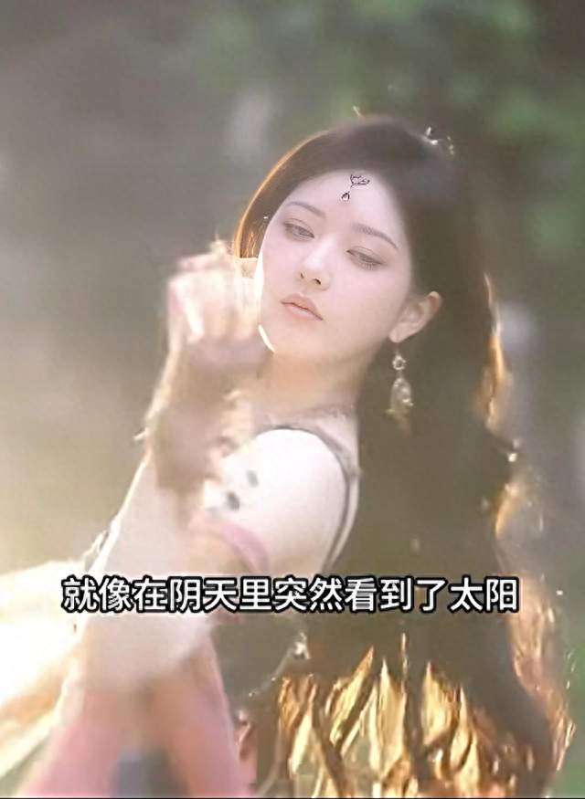 赵露思三套造型封神：甜妹、校花、敦煌神女，谁才是你的心头好？