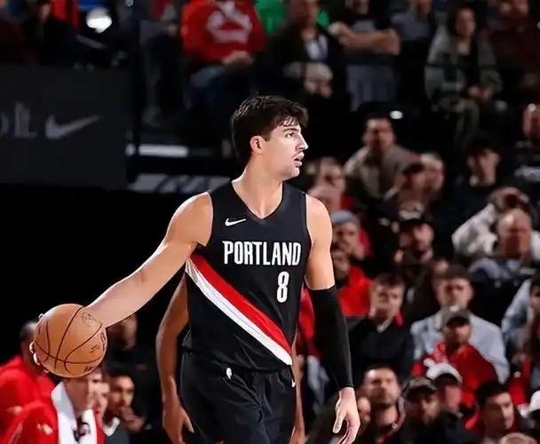 开拓者三核心合砍92分，杨翰森缺阵开拓者败走底特律～

开拓者这赛季的表现十分亮