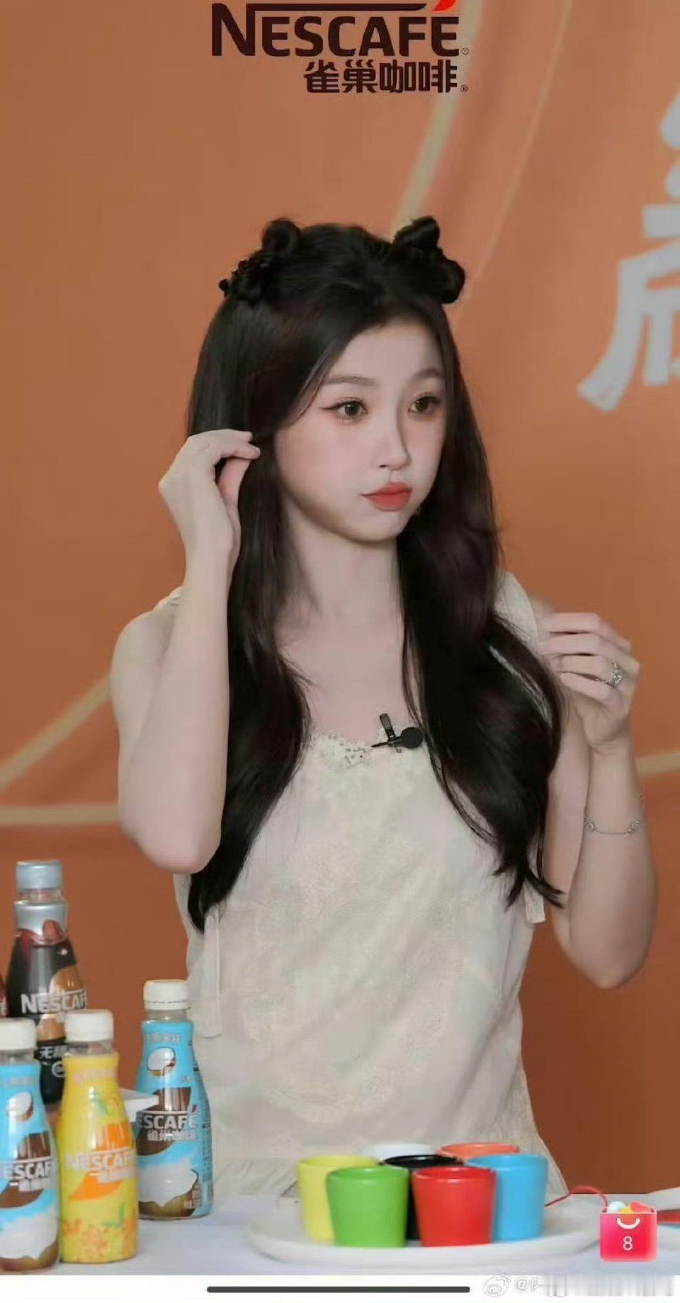 这是黑粉截的图，我还以为是哪个虞书粉丝修的直播图呢[馋嘴][馋嘴][馋嘴] 太萌