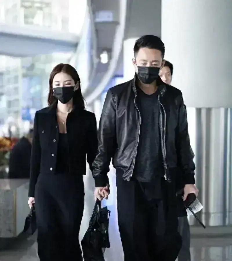 当初孩子爸那样闹的原因是什么？我觉得无非是想求复合。可是孩子妈妈各种设关卡不让他