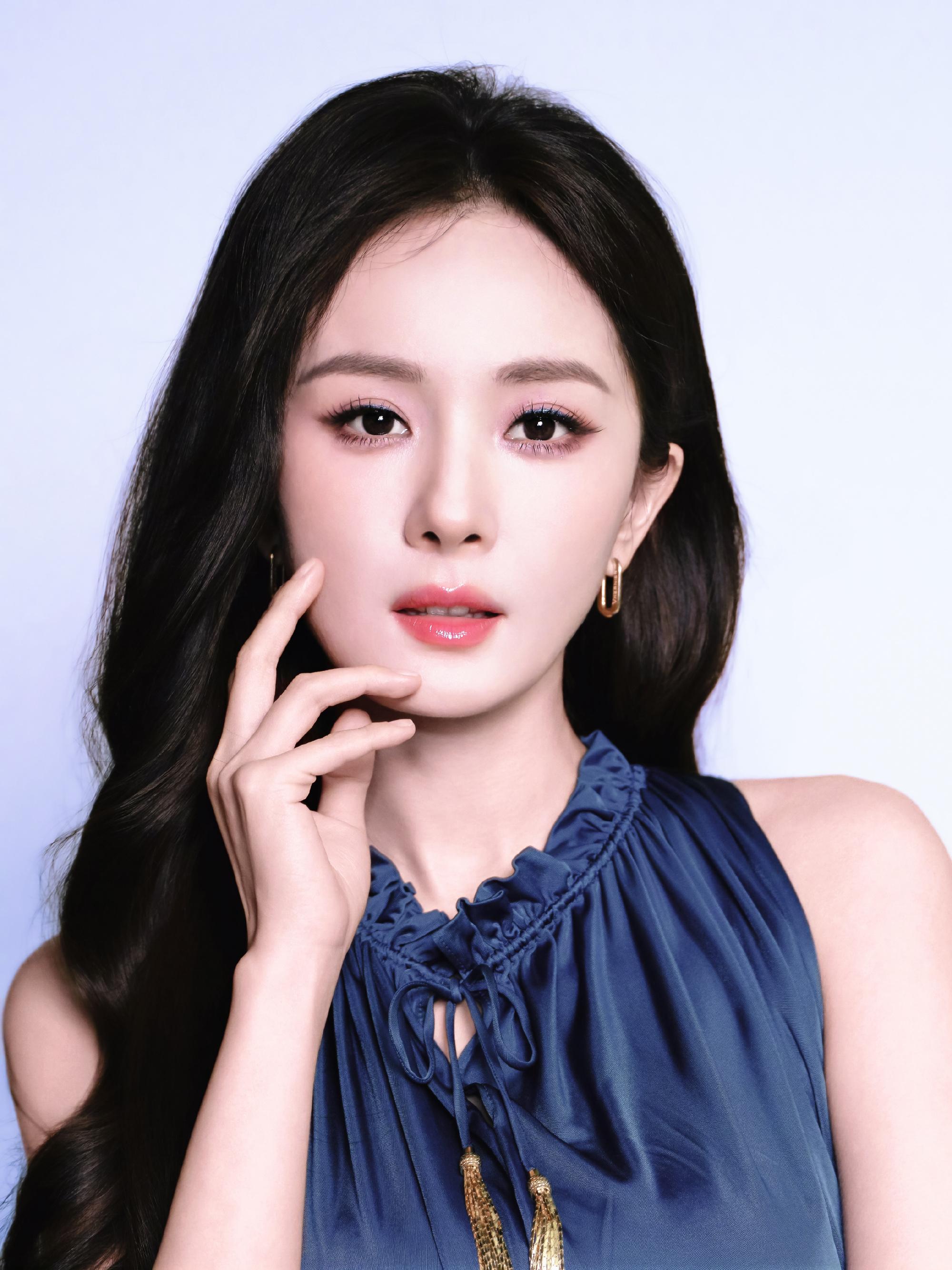 余承东发布会感谢杨幂姐姐好美