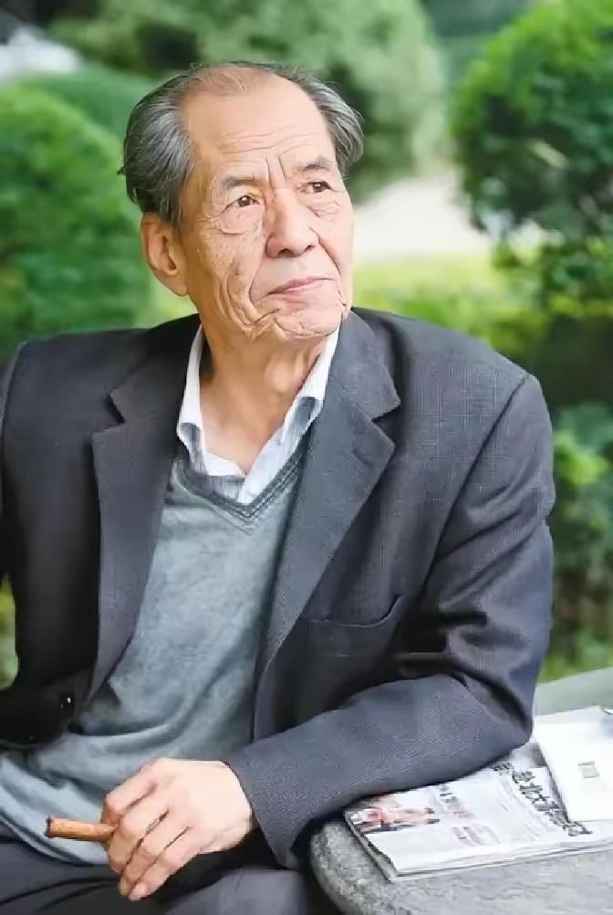 1993年，陈忠实耗时5年写出的《白鹿原》确定要发表了，编辑问：“你是要稿费还是