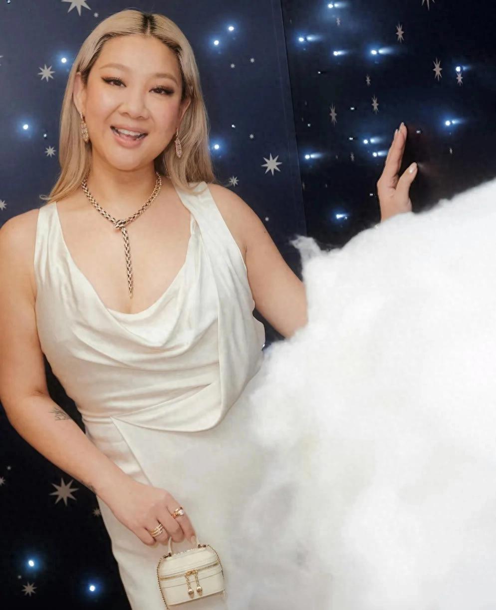 37岁郑欣宜露面引猜测，复出有望？
家人们，娱乐圈又出新动静啦！现年37岁的郑欣