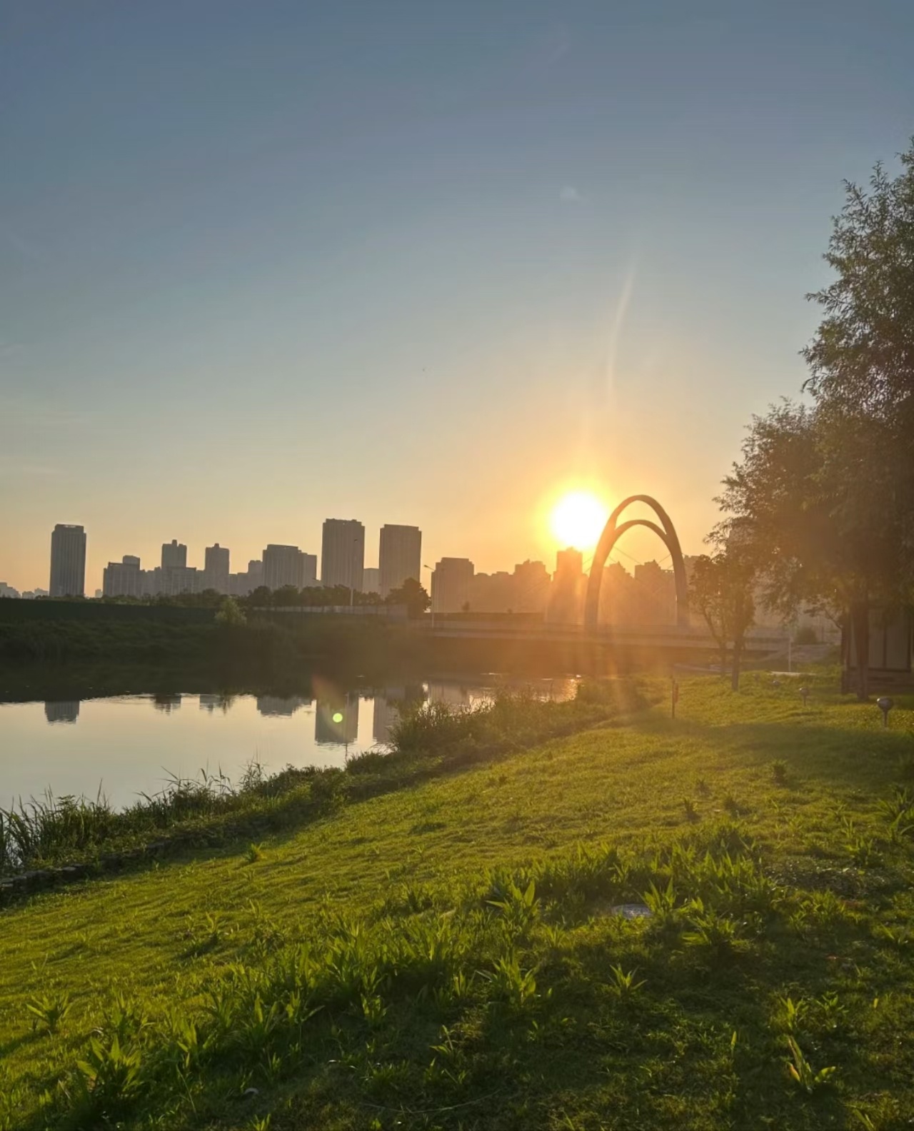 武汉00后把晨跑写进公司制度 这样的公司太好了，带员工一起锻炼 武汉一科技公司把
