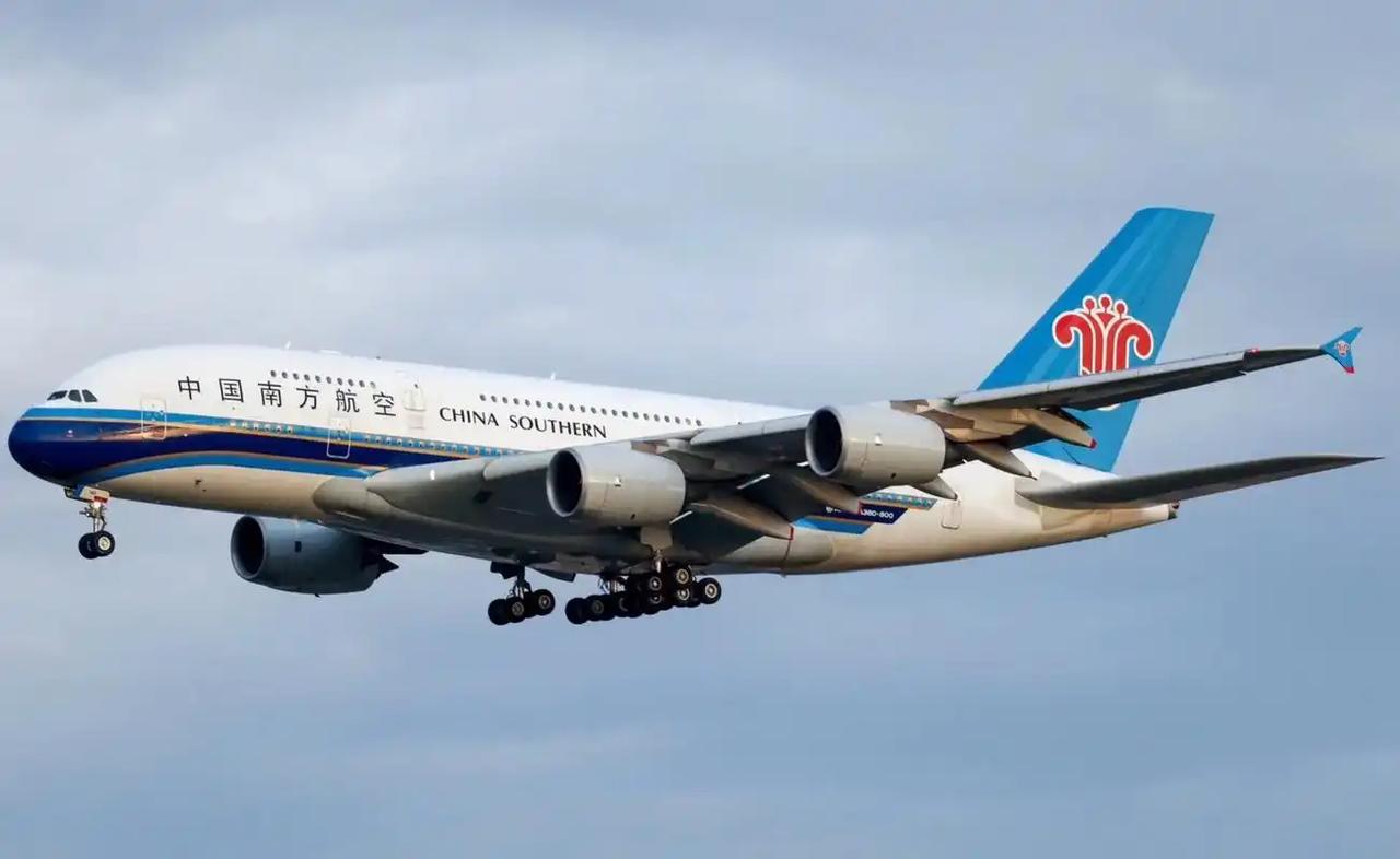 *A380变成“空中牢笼”！373人被困10小时有人中暑，谁给阿联酋航空的胆子在