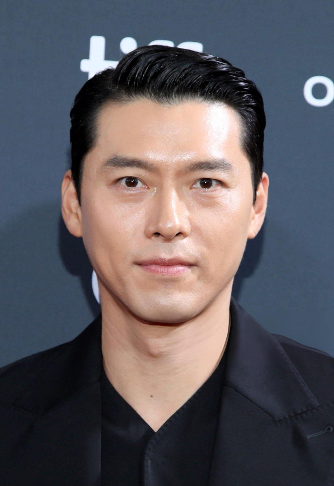 #玄彬李栋旭 结了婚和没结婚的# 玄彬、李栋旭出席《哈尔滨》多伦多电影节首映红毯