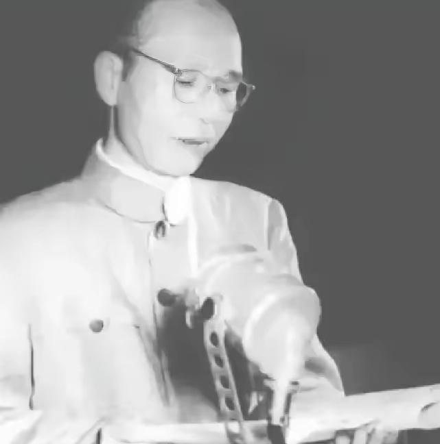 1959年，省部级干部周小舟，被调到浏阳县大瑶公社当副书记。有人找到他，劝他低头