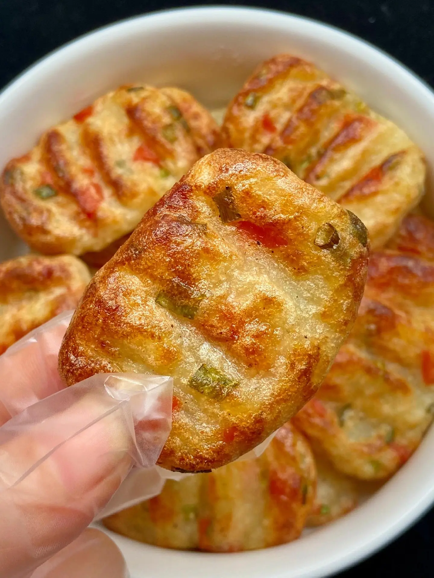 超香的土豆香肠饼，赶快做起来。爱吃土豆的姐妹在哪里，这个土豆香肠饼一定...