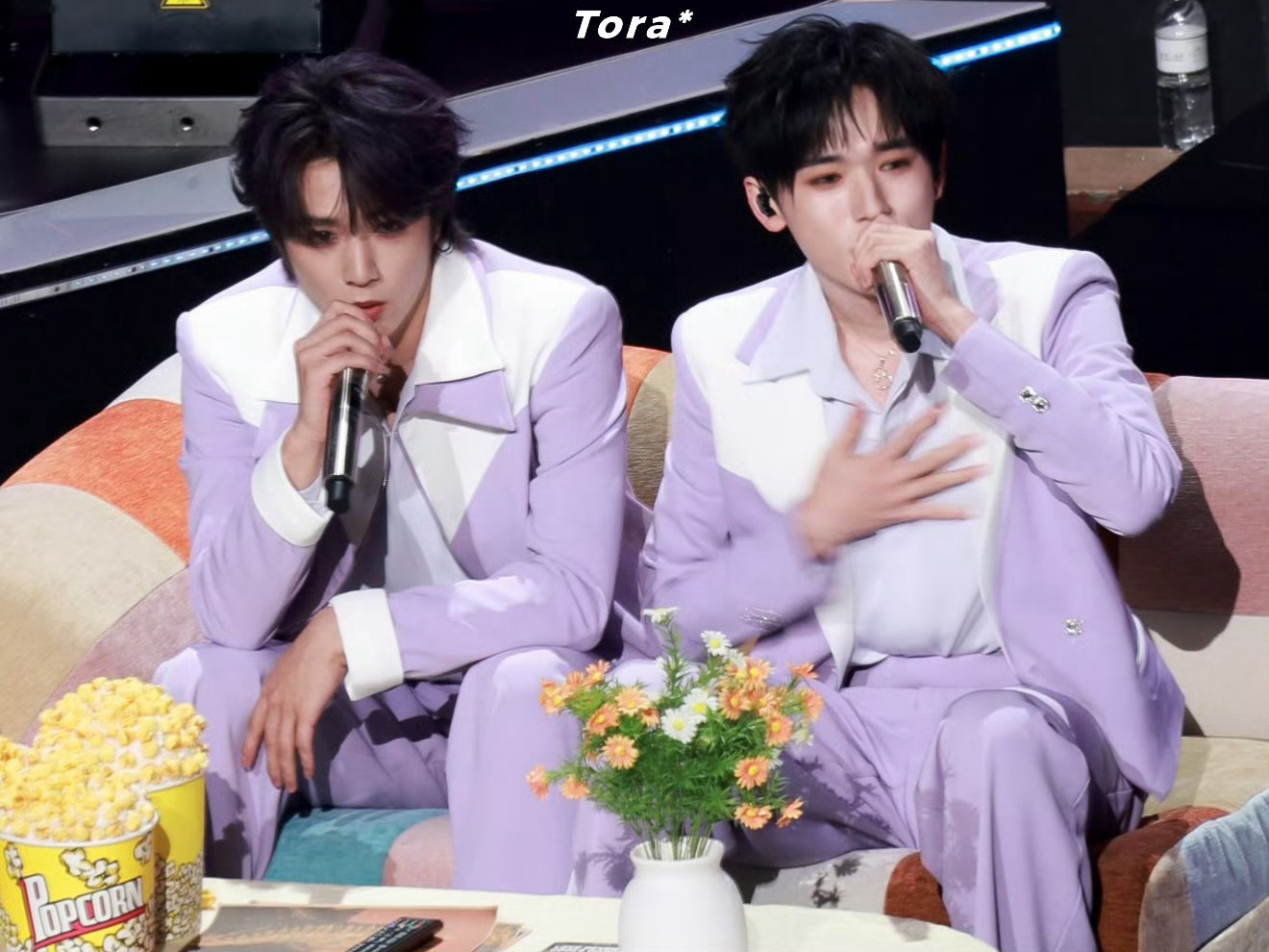 文轩 💓文轩专属偏爱 “我以为你看的是我的，其实我有点开心” 