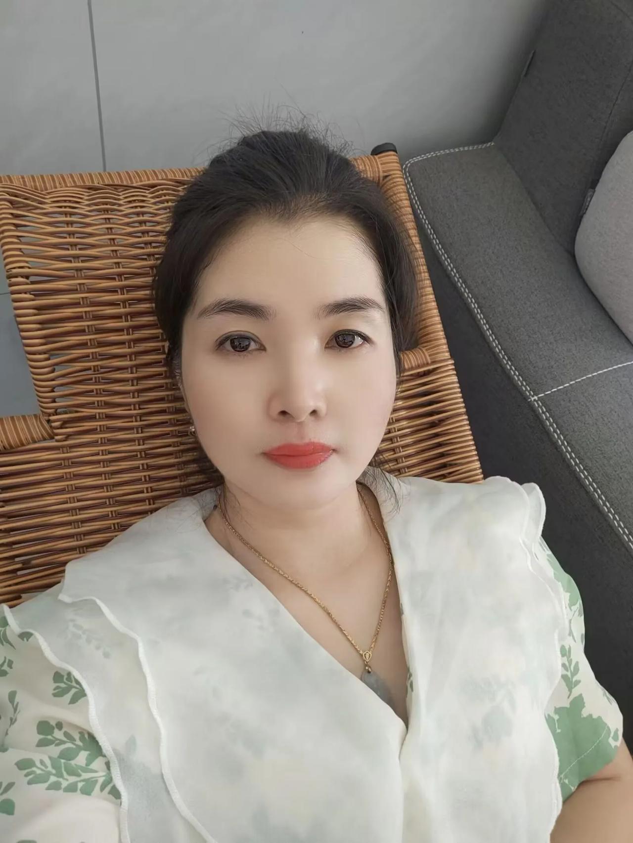 门面正式转租出去了，没挣一分钱转让费，就是为了拿回押金而已。
我们这个门面的地段