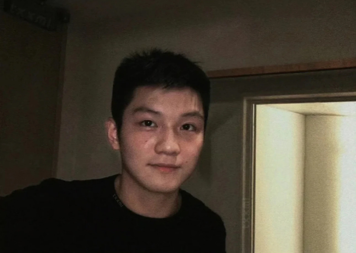 小樊的黑色系男友风穿搭 樊振东 [送花花] ​​​