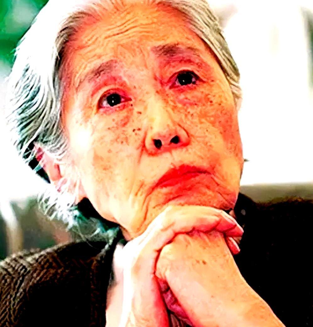 2006年，王光美女士与世长辞，两千五百位各界人士前来吊唁。弥留之际，她向女儿深