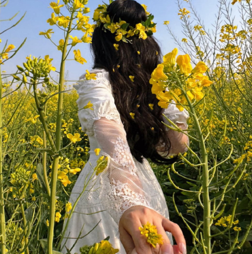 生活就是这样，特别用力，就特别容易疲惫；当发自内心不在意时，好像一切都如约而至。