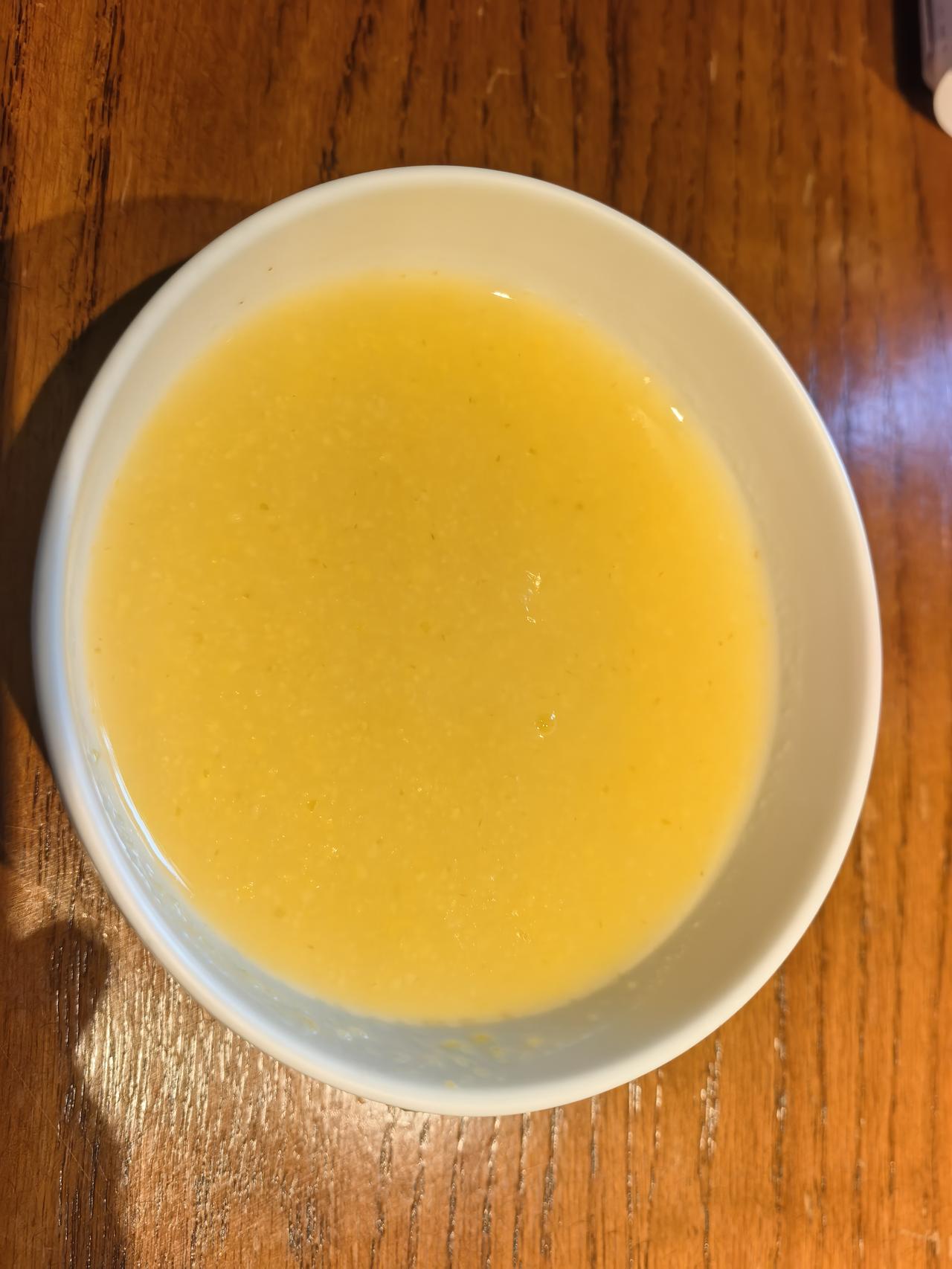 终于忍不住想吃一点喜欢吃的了，晚餐便来了个荤素搭配——玉米面糊糊，凉拌菜，荠菜饺