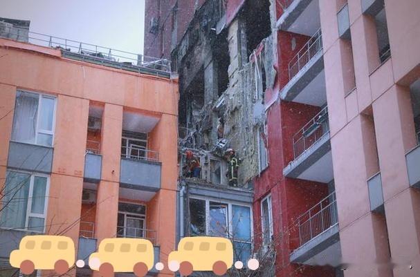 俄乌远程对抗升级！
 
1月12日，俄罗斯国防部官宣重磅消息，俄军动用“榛树”高