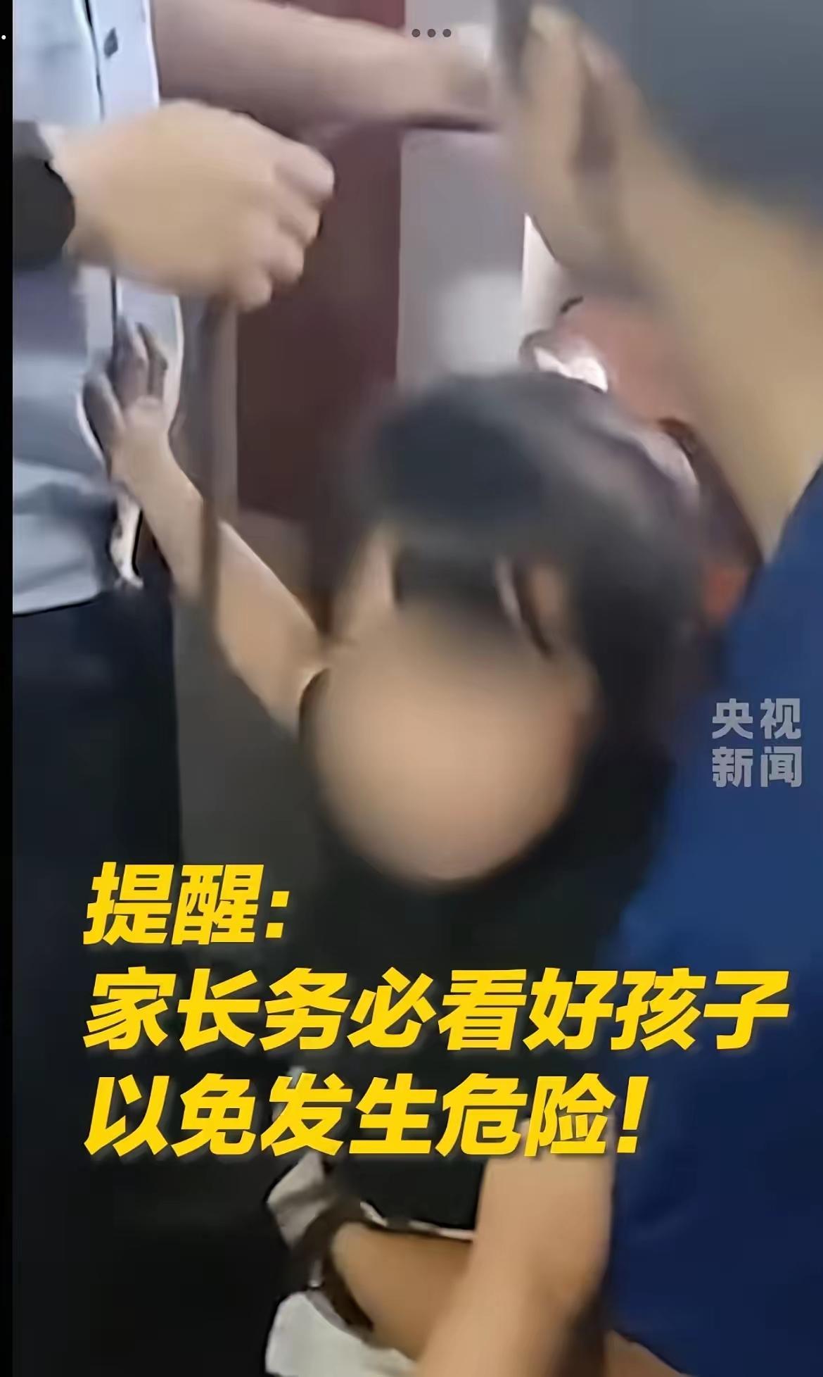 这是一则令人感动又震撼的救援故事，彰显了危机时刻人性的善良与勇敢。事情的经过令人