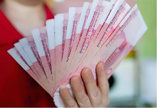 为什么建议大家尽量使用现金支付？原因很现实，银行人告诉你答案
当今的时代发展迅速