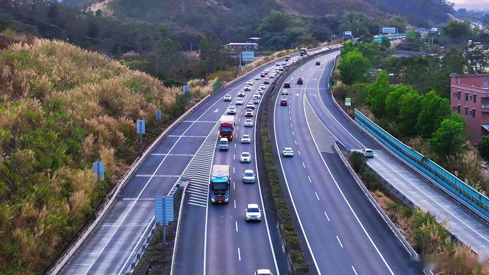 二手燃油车价格大跳水原因【二手燃油车价格大跳水车商发声】“做二手车十几年了，这是
