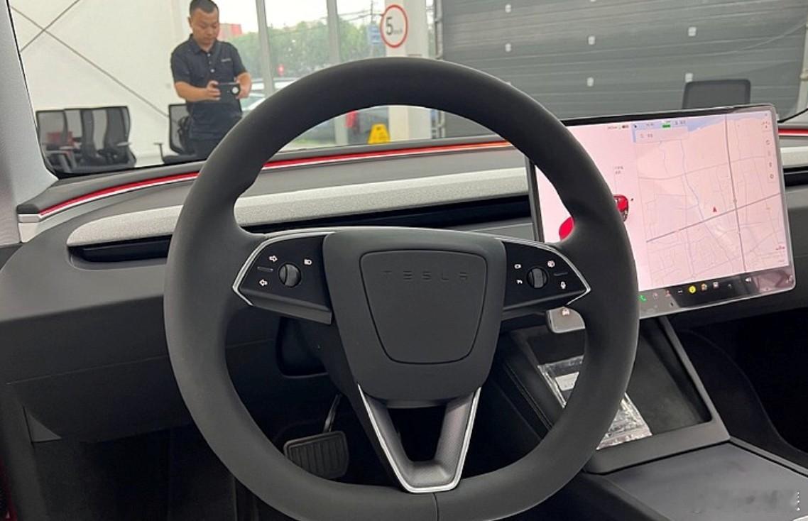 工信部发布《汽车操纵件、指示器及信号装置的标志》修订版征求意见稿，明确规定纯屏幕