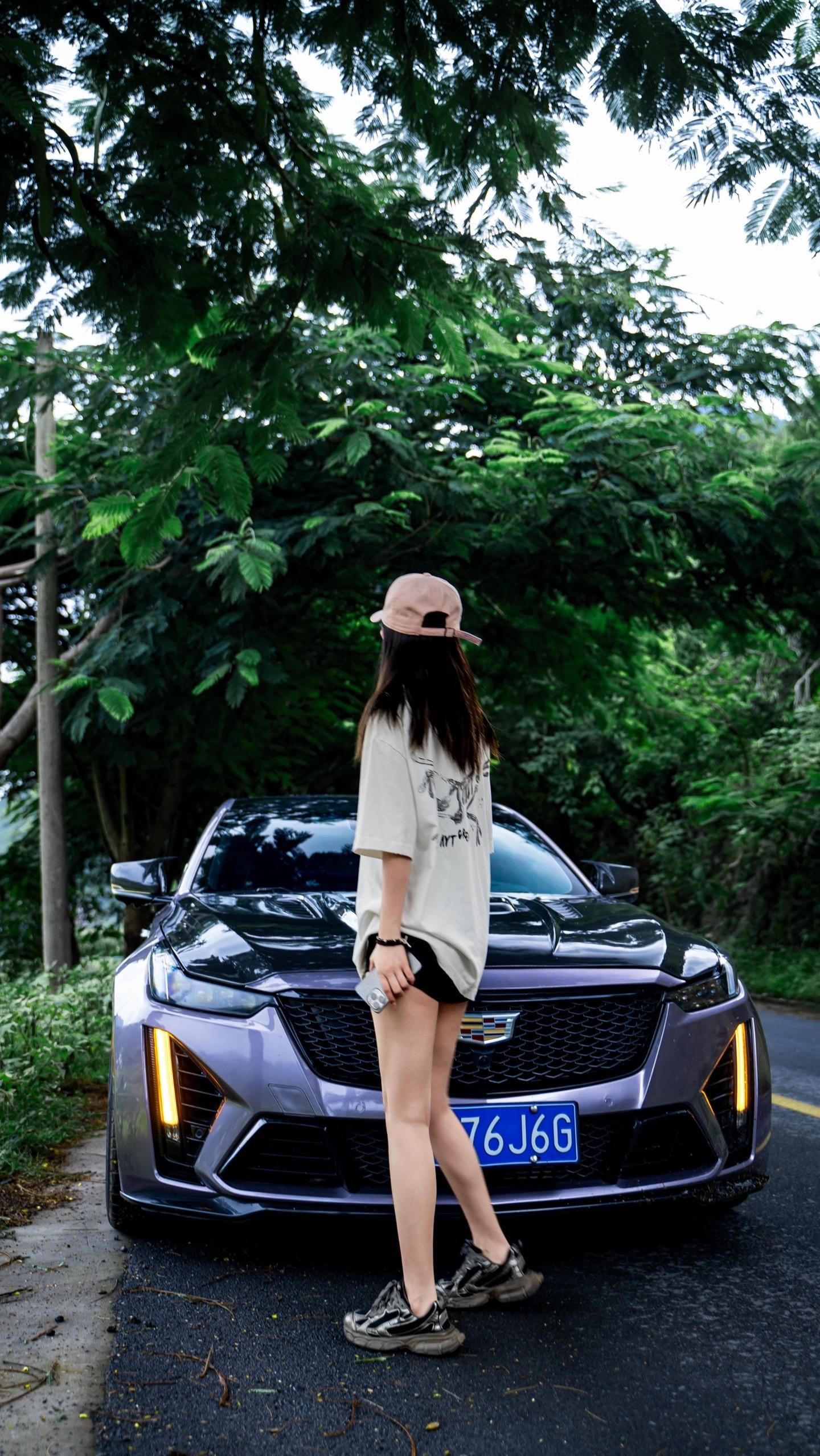 当初陪你提车的人如今还在身边吗