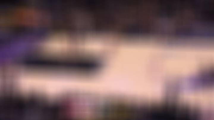 破包夹不是一个人的事情，需要全队阅读防守后快速跑位，不是持球人一个人就能成功的事