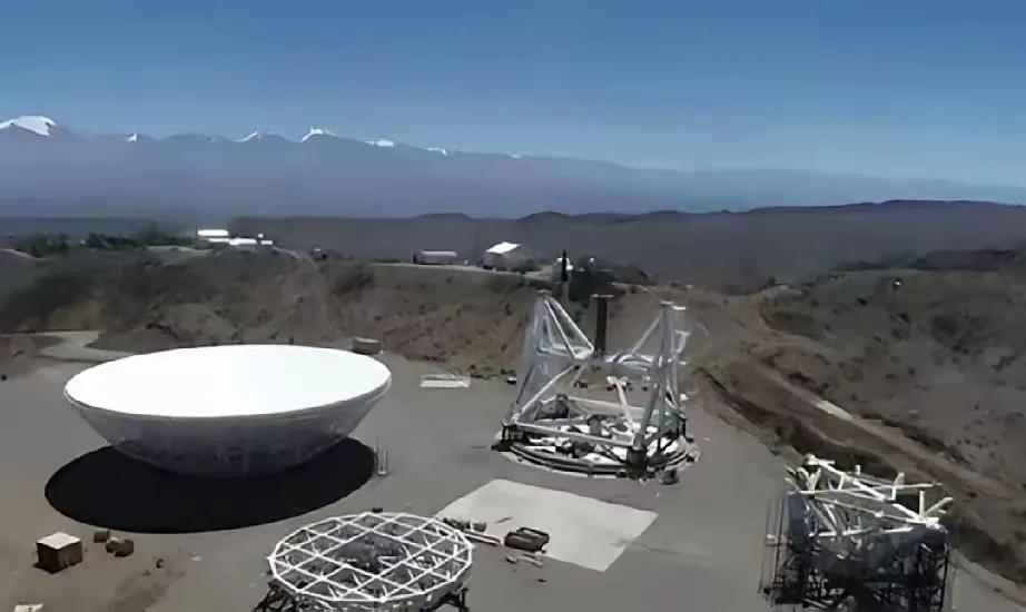 阿根廷总统米莱胆大包天！叫停中国90%完工射电望远镜，拿中国当投名状讨好美国？中