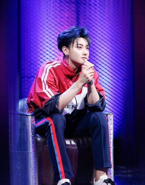  刘耀文看到黄子韬扇徐艺洋的反应综艺游戏名场面！刘耀文当场瞳孔地震、嘴巴张成O型