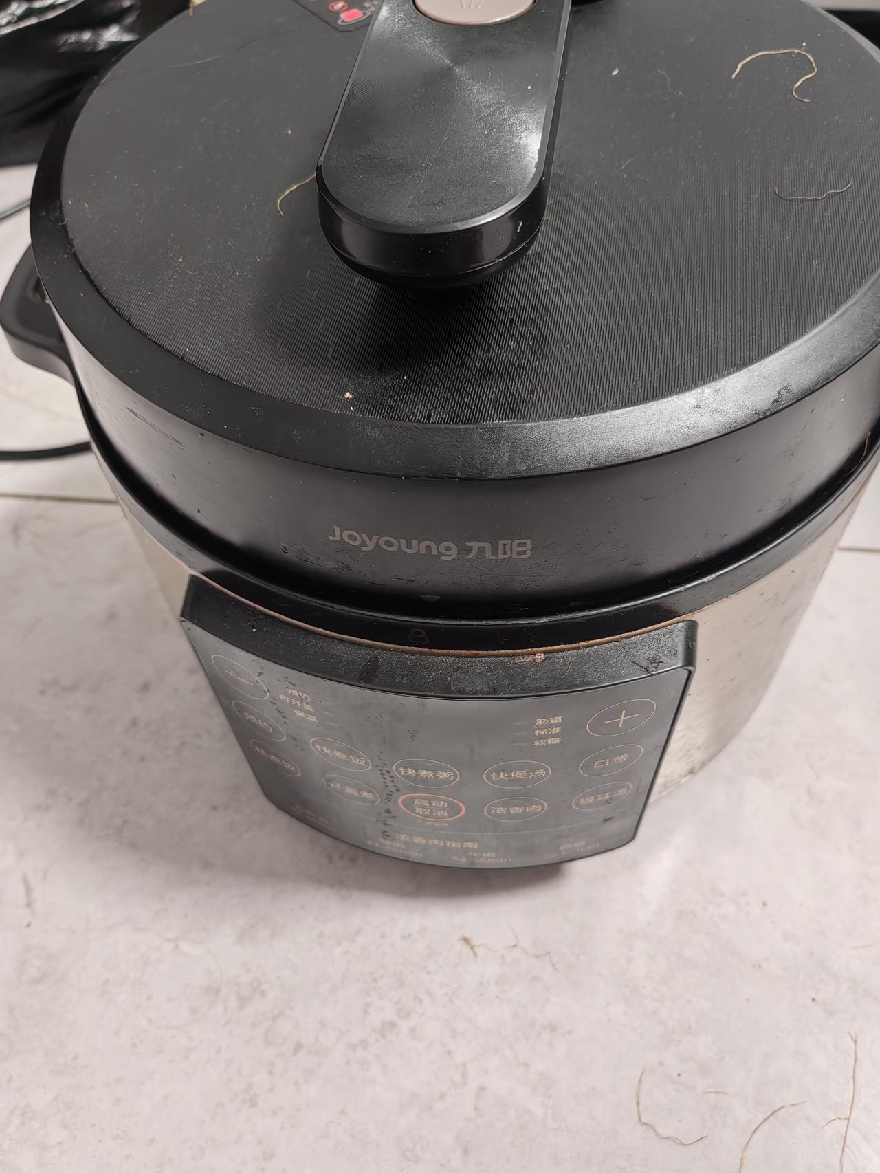 电高压锅质量就这么不好吗？我用过三个电高压锅了，每个都没用过三年，就坏了。这个高