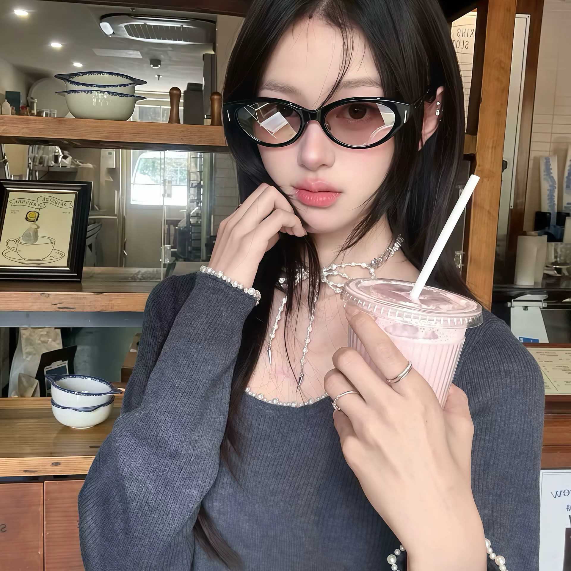 𝙒𝙚𝘾𝙝𝙖𝙩高清女生头像ins风｜氛围感｜女头｜高清 ︱ 图源网  