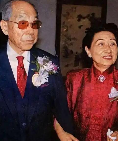 张学良101岁去世，去世之前他说了实话：“其实当年被扣留的时候保我不死的并非宋女