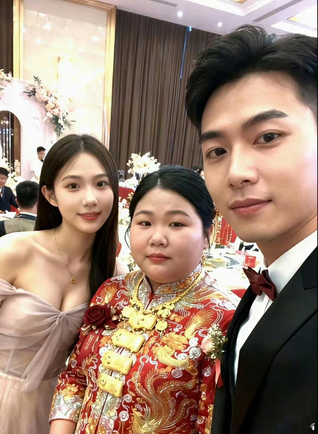 不怪新娘一脸的嫌弃，换谁谁不是  