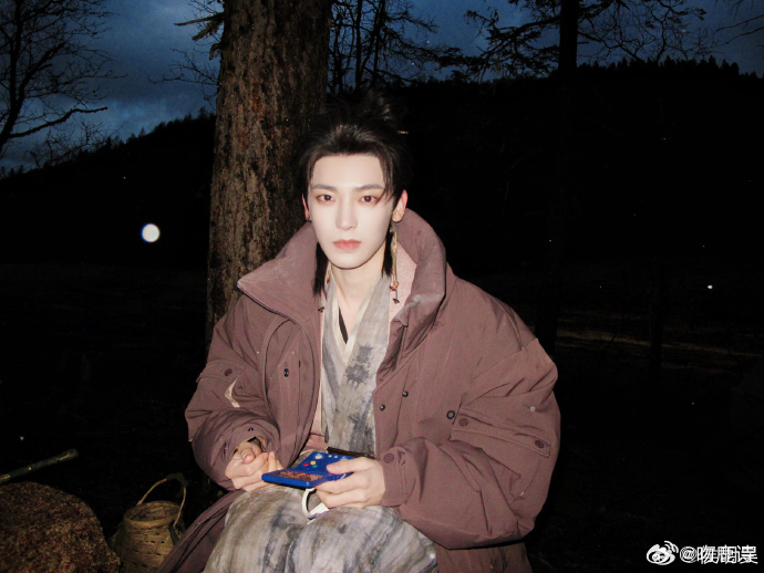 侯明昊碧血蝉杀青长文读完杀青长文狠狠期待《碧血蝉》！杨无间在苦痛中追寻美好，毫无