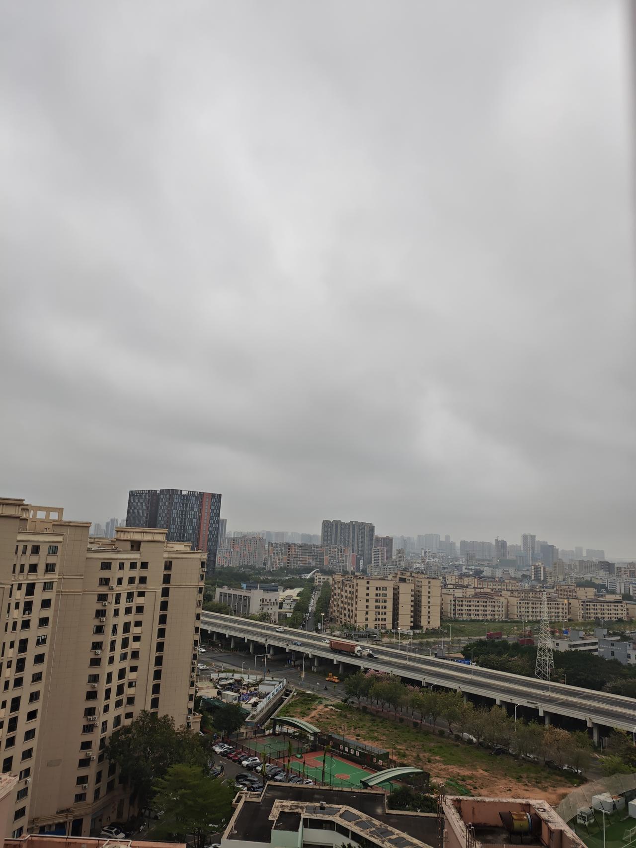 每天你坚持锻炼了吗每天适当锻炼对身体很有好处的，我每天都坚持锻炼身体，如天气不好