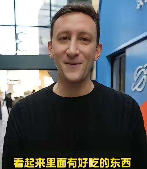 我好奇查了一下埃文・凯尔的现状。
​​不查不知道，一查真意外！
​​本来以为他已