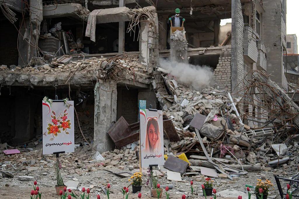 伊朗承认损失惨重，飞行员抱必死信念突袭美基地，炸毁美军司令部，美军不敢承认伊朗不